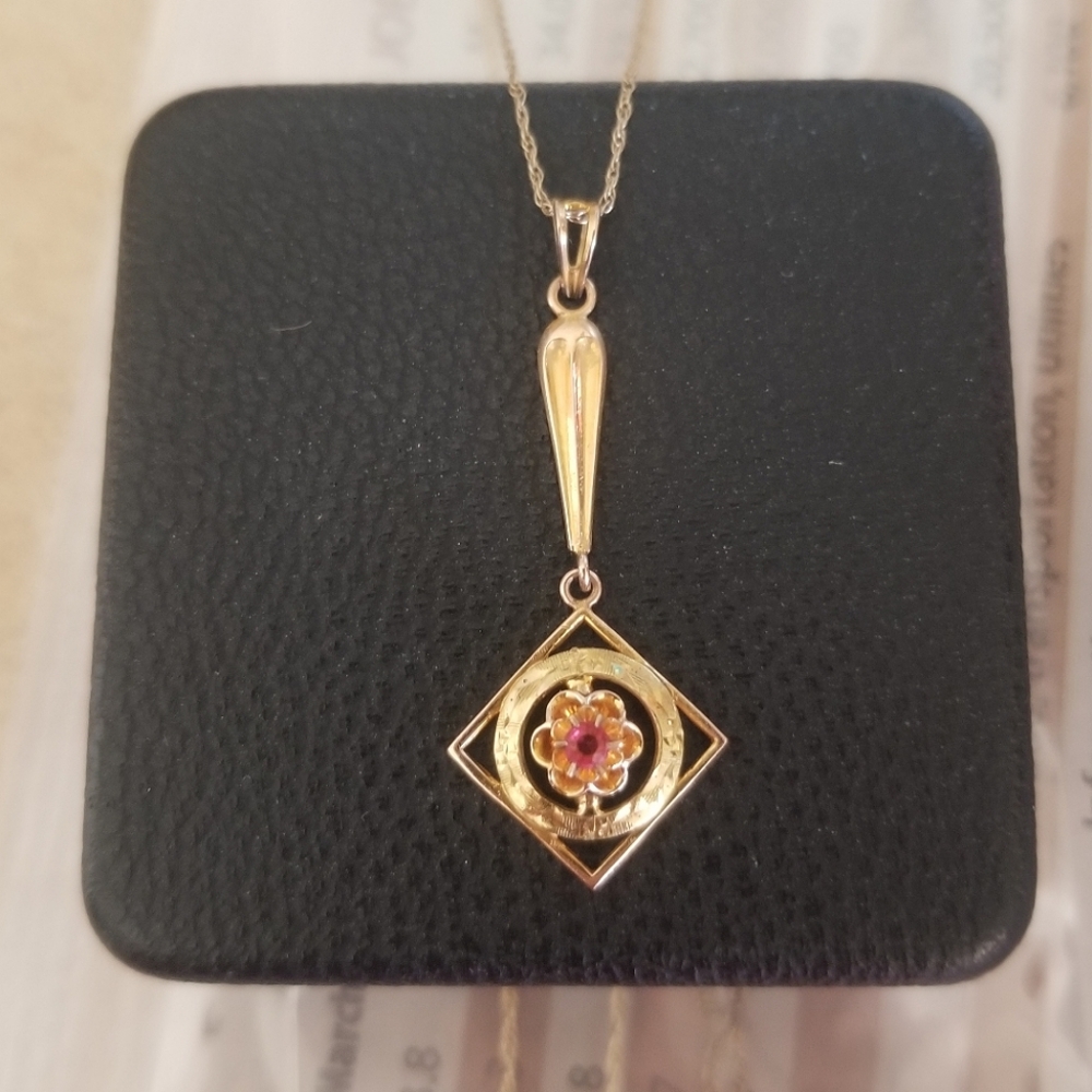 10K Gold Garnet Lavalier Drop Pendant Necklace